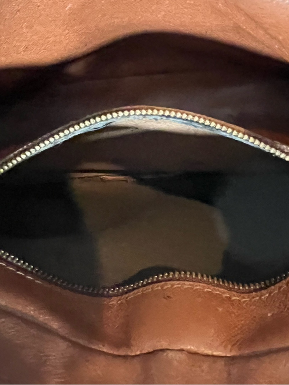Louis Vuitton Toiletry Pouch could be just a project piece - Picture 8 of 16